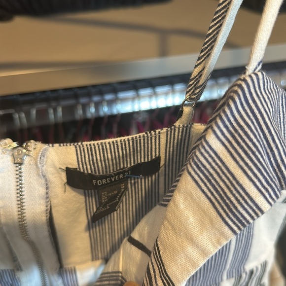 Forever 21 navy and white striped cropped spaghetti strap jumpsuit size M - Picture 2 of 3